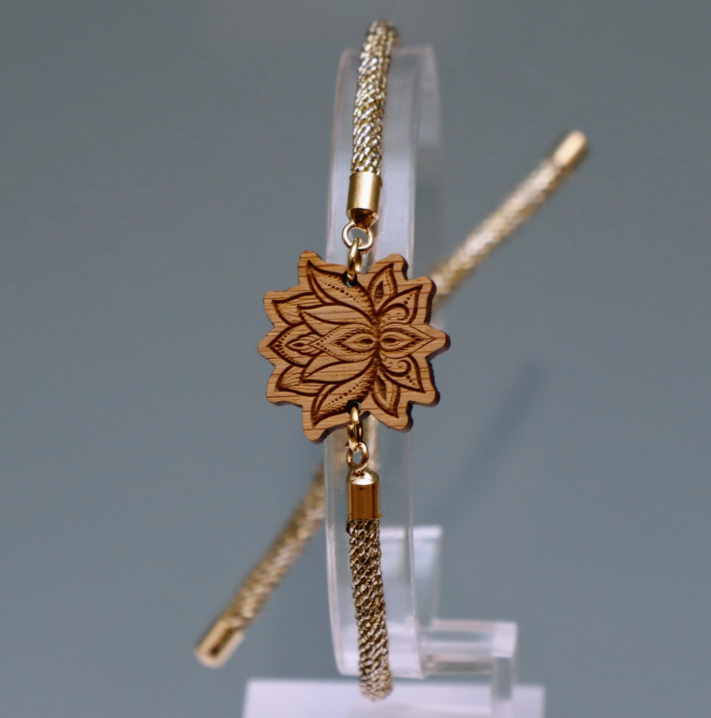 Fleur de Lotus : Symbole de Pureté et de Renaissance - Bracelet OR