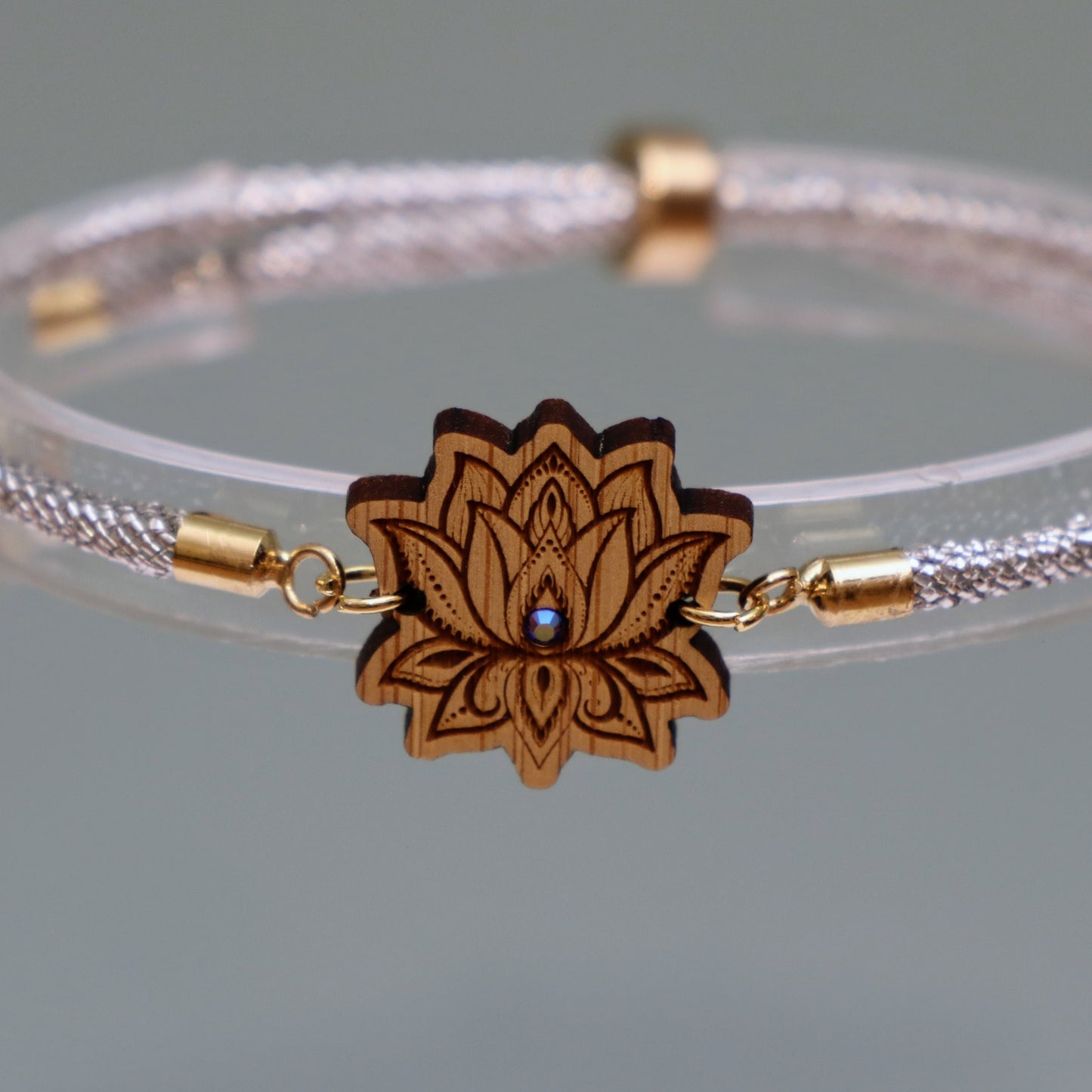 Fleur de Lotus : Symbole de Pureté et de Renaissance - Bracelet Argent avec cristal Swarovski