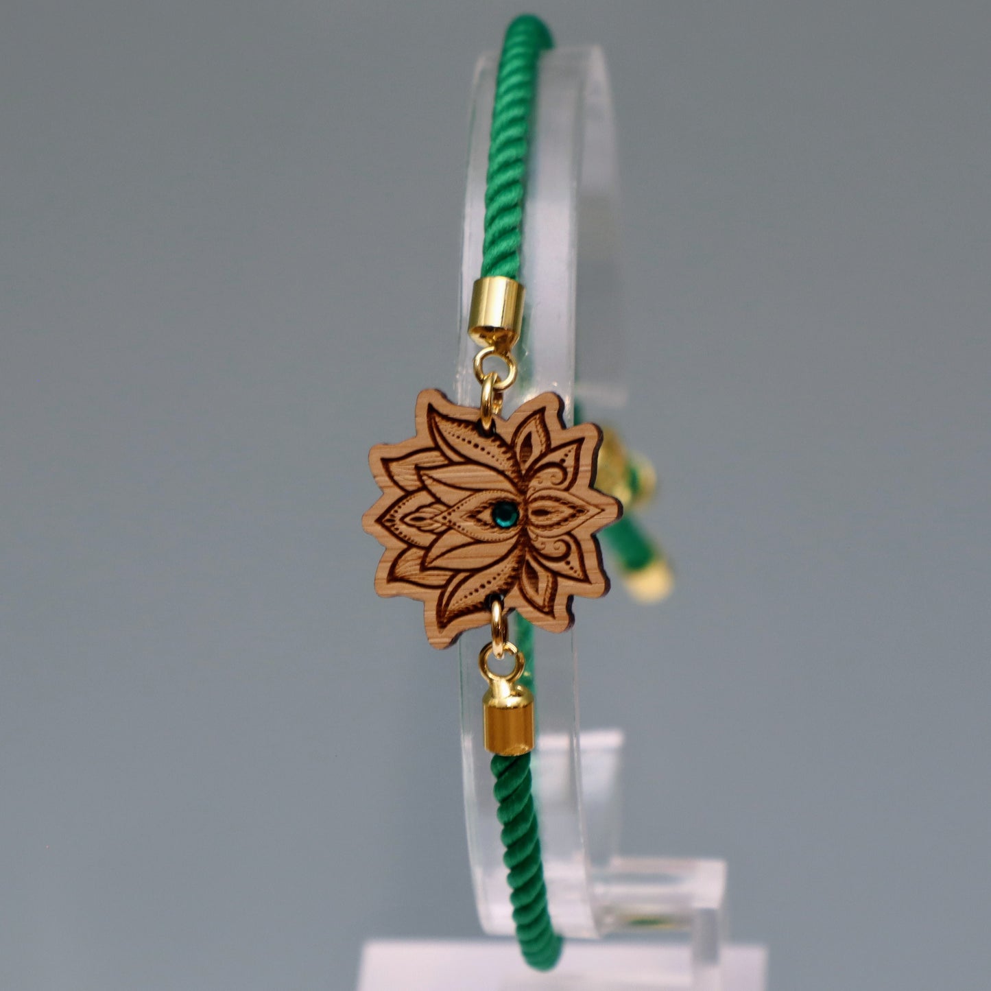 Fleur de Lotus : Symbole de Pureté et de Renaissance - Bracelet Vert avec cristal Swarovski