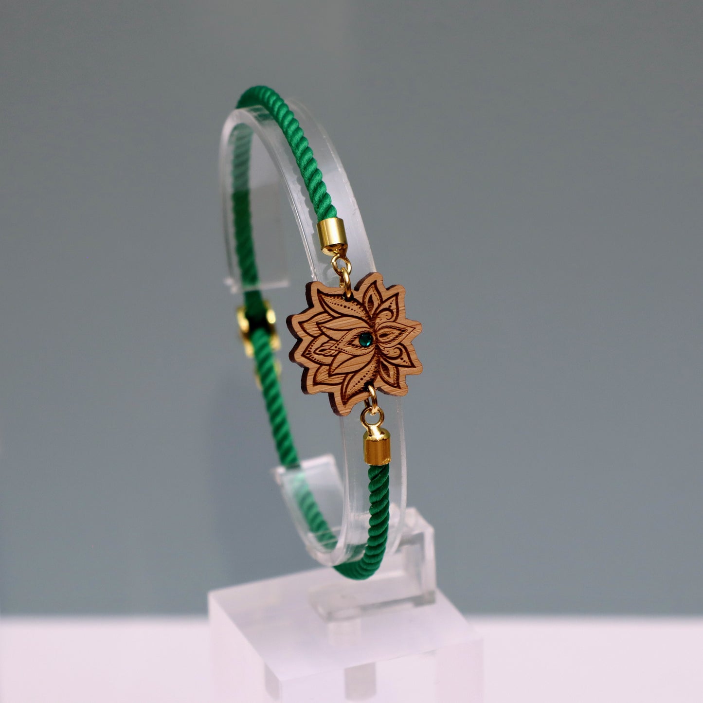 Fleur de Lotus : Symbole de Pureté et de Renaissance - Bracelet Vert avec cristal Swarovski