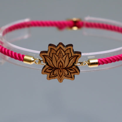 Fleur de Lotus : Symbole de Pureté et de Renaissance - Bracelet Fuchsia