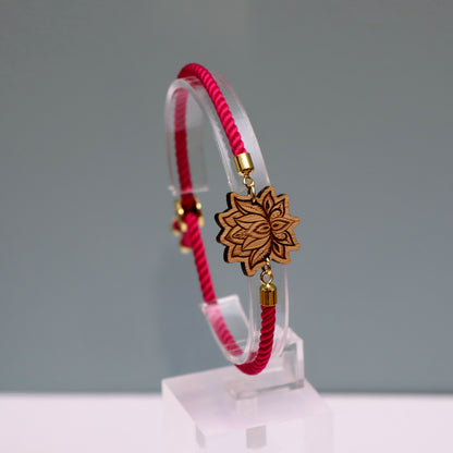 Fleur de Lotus : Symbole de Pureté et de Renaissance - Bracelet Fuchsia