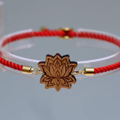 Fleur de Lotus : Symbole de Pureté et de Renaissance - Bracelet Rouge