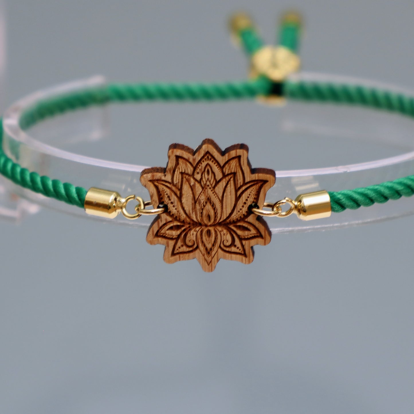 Fleur de Lotus : Symbole de Pureté et de Renaissance - Bracelet Vert