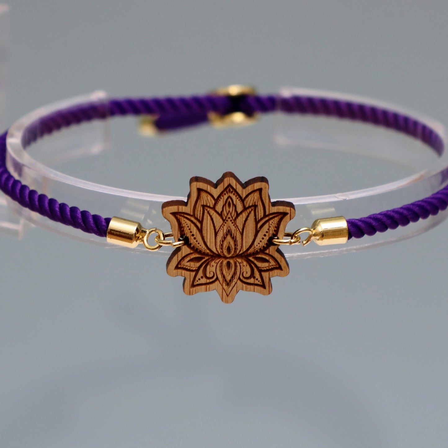 Fleur de Lotus : Symbole de Pureté et de Renaissance - Bracelet Violet