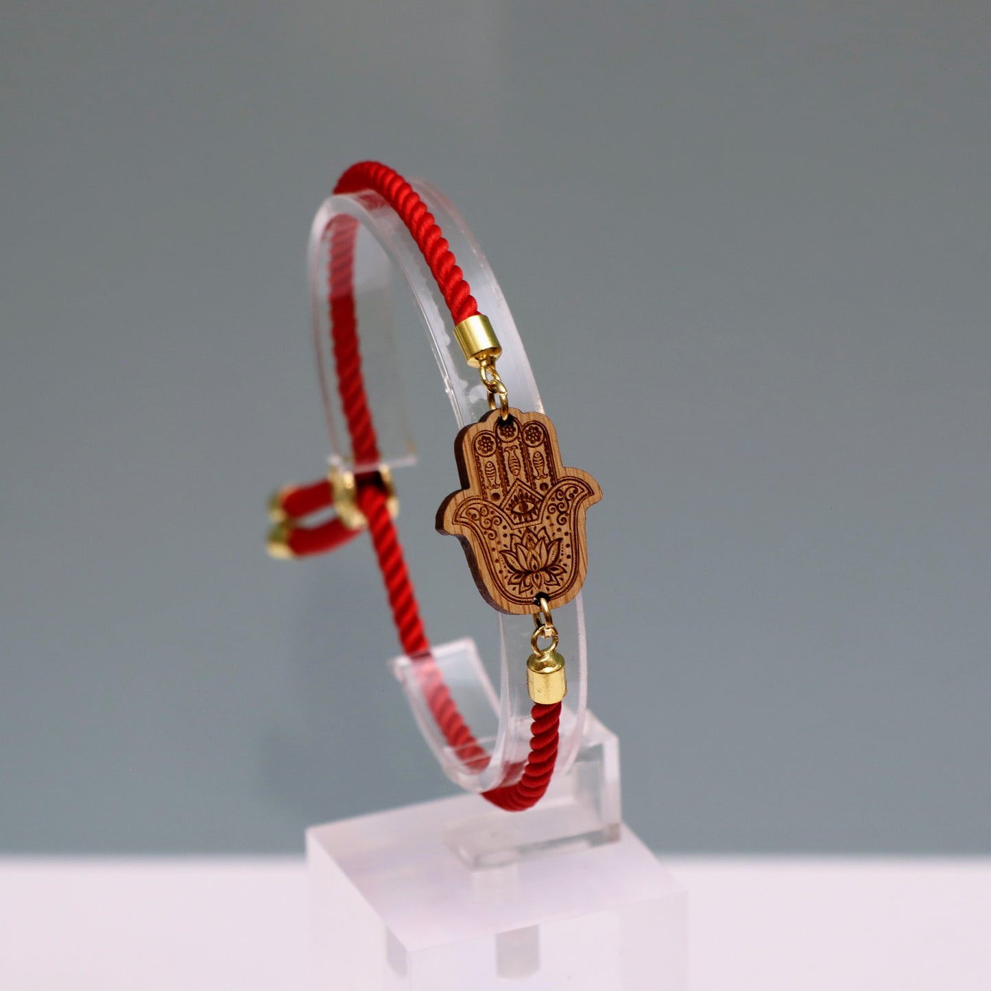 Main de Fatma : Symbole de Protection et de Bienveillance - Bracelet Rouge